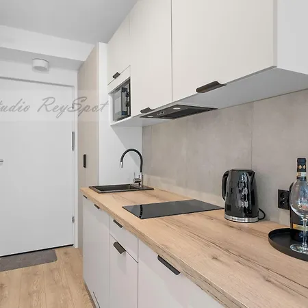 아파트 Reyspot Self Check-in